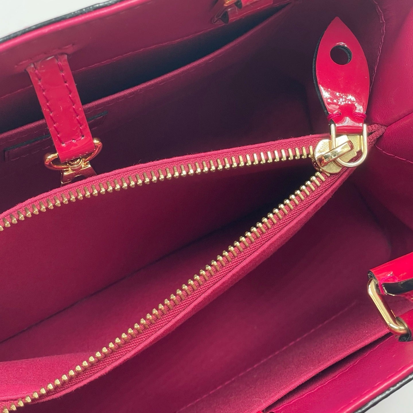 Louis Vuitton Montaigne BB Monogram Vernis in Magenta