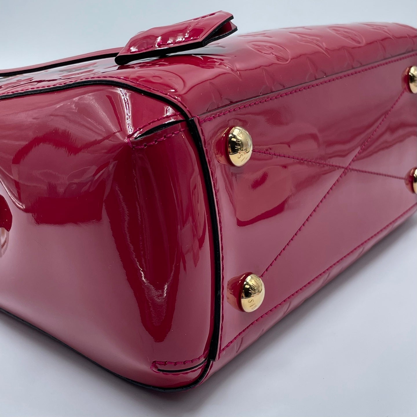 Louis Vuitton Montaigne BB Monogram Vernis in Magenta