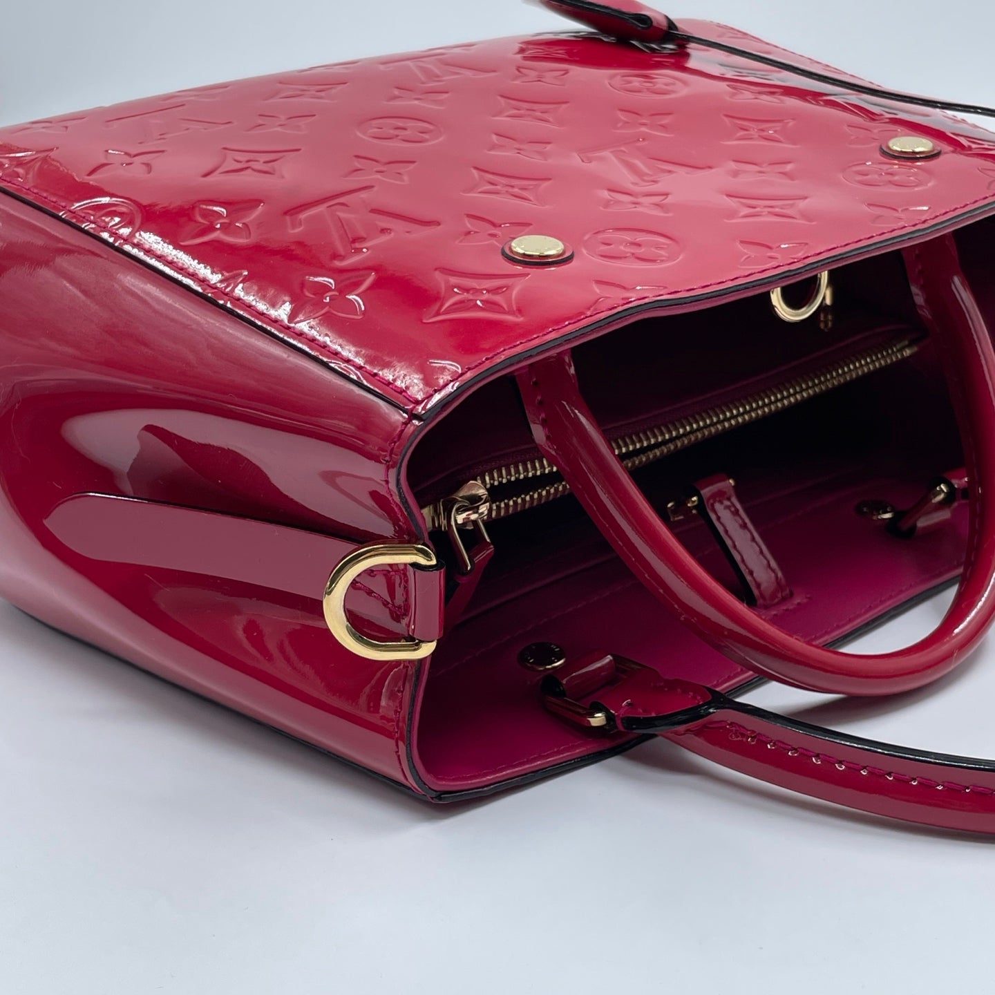 Louis Vuitton Montaigne BB Monogram Vernis in Magenta
