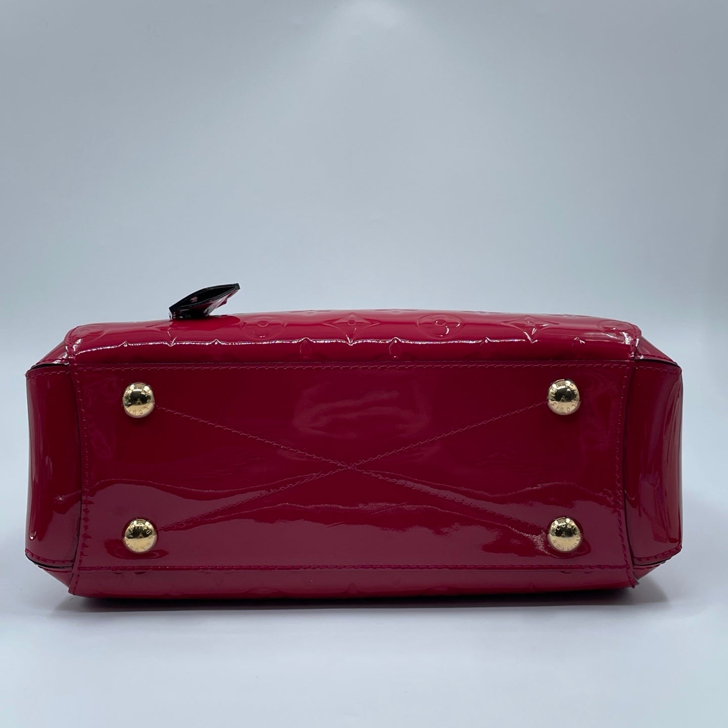 Louis Vuitton Montaigne BB Monogram Vernis in Magenta