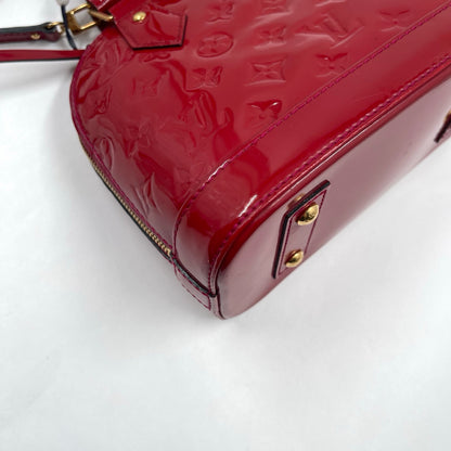 Louis Vuitton Alma BB Monogram Vernis in Pomme d’Amour