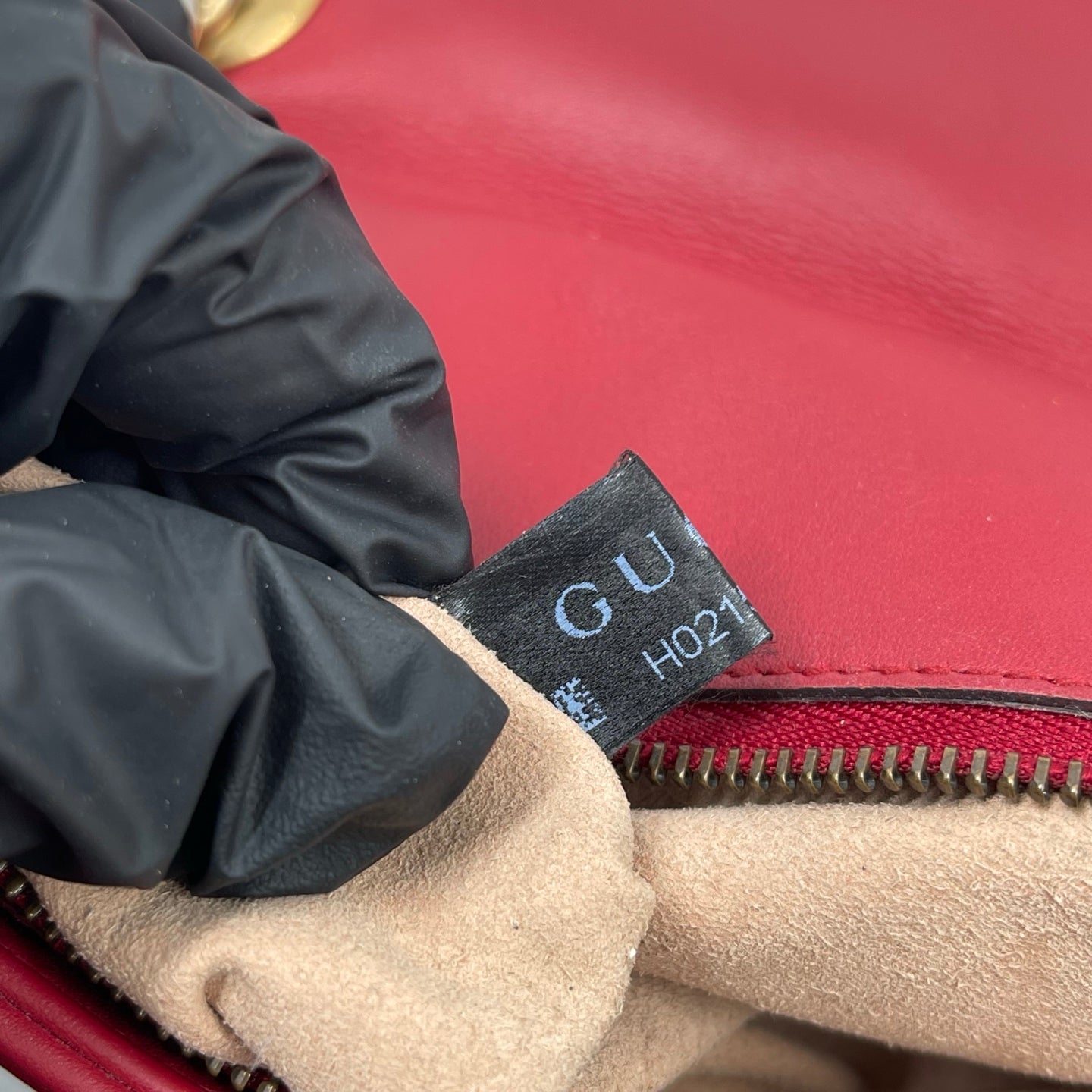 Gucci GG Marmont Small Matelassé Shoulder Bag in Hibiscus Red