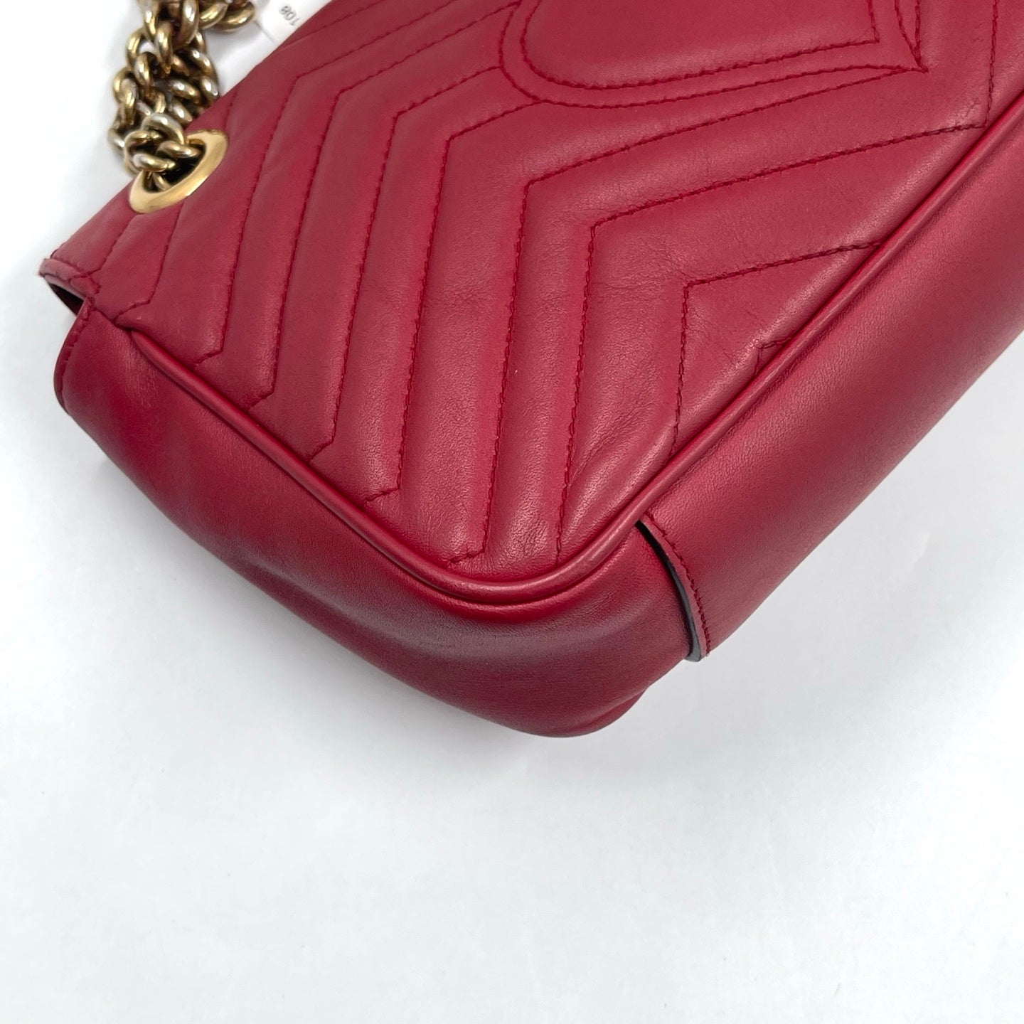Gucci GG Marmont Small Matelassé Shoulder Bag in Hibiscus Red