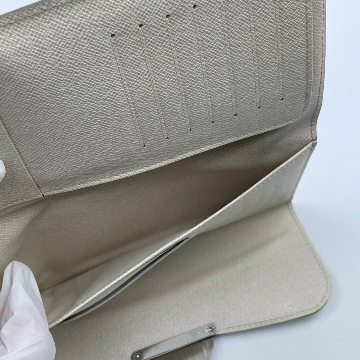 Louis Vuitton Epi Eugénie Wallet in Light Ivory