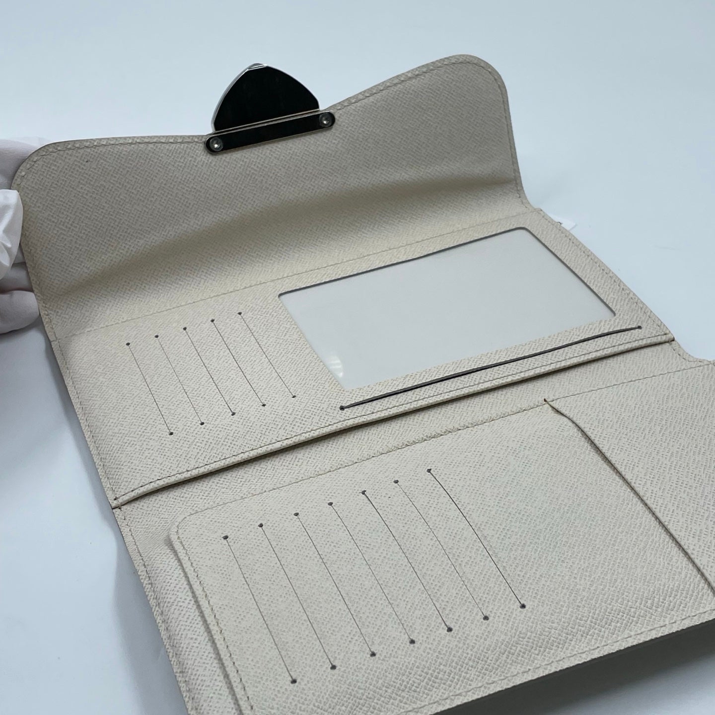 Louis Vuitton Epi Eugénie Wallet in Light Ivory