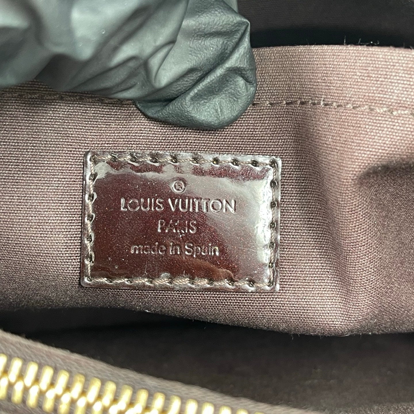 Louis Vuitton Montaigne MM Monogram Vernis in Amarante