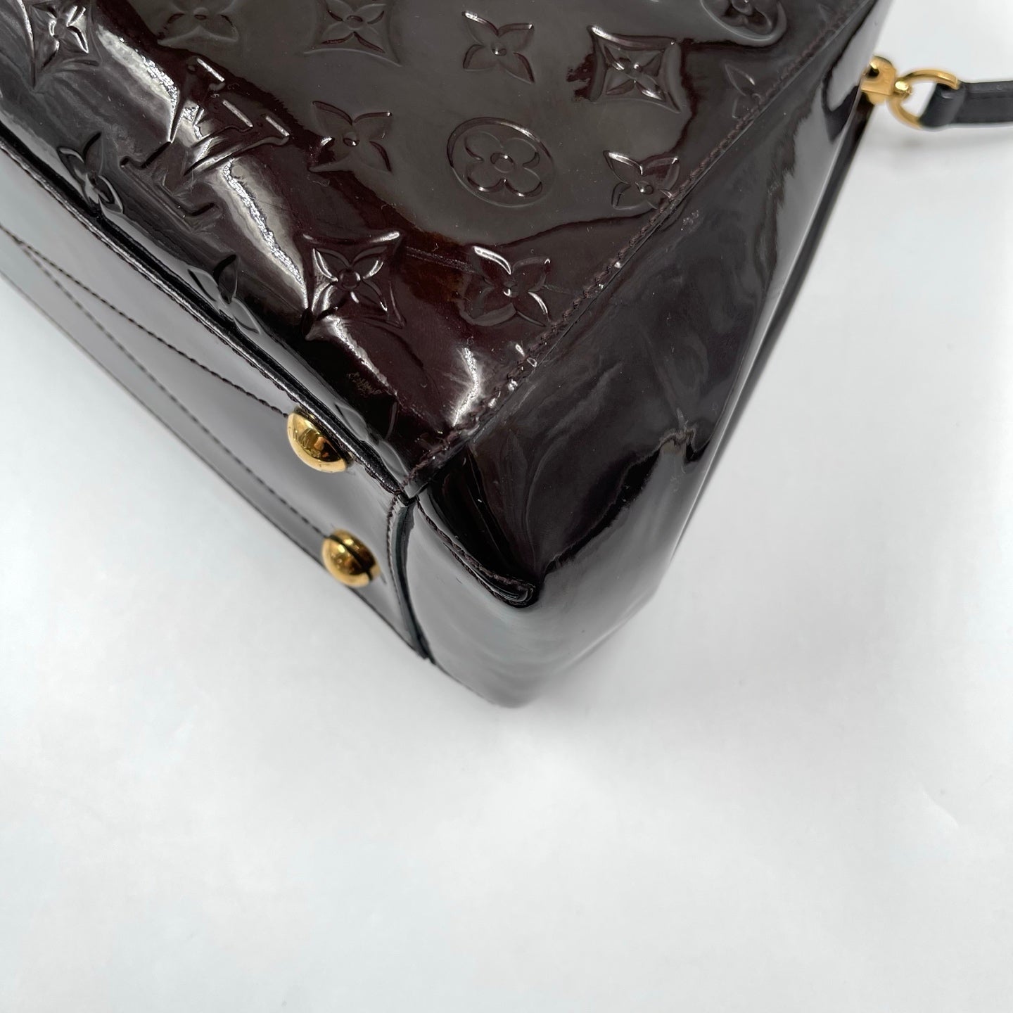Louis Vuitton Montaigne MM Monogram Vernis in Amarante