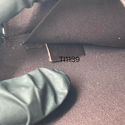 Louis Vuitton Félicie Pochette Monogram Vernis in Amarante