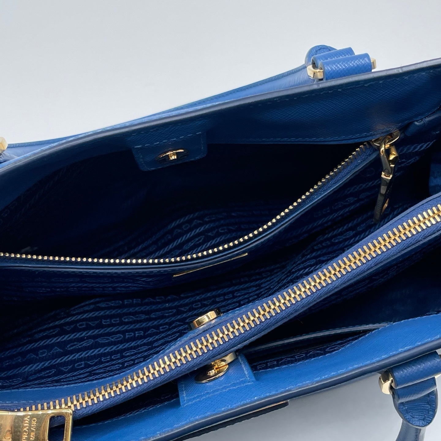 Prada Large Galleria Bag In Saffiano Lux Leather Bluette (Royal Blue)