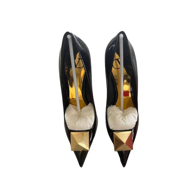 VALENTINO GARAVANI One stud Patent Leather Pumps