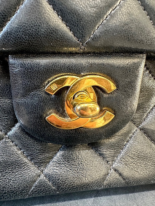 CHANEL VINTAGE CLASSIC FLAP BAG