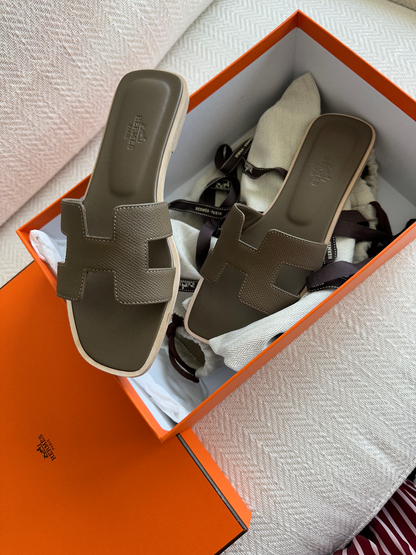 Hermes Oran Sandals Étoupe