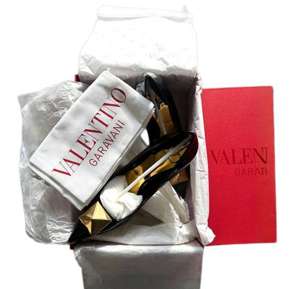 VALENTINO GARAVANI One stud Patent Leather Pumps