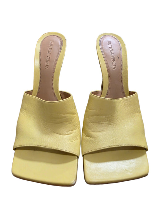 Bottega Veneta Stretch Mules in Pear