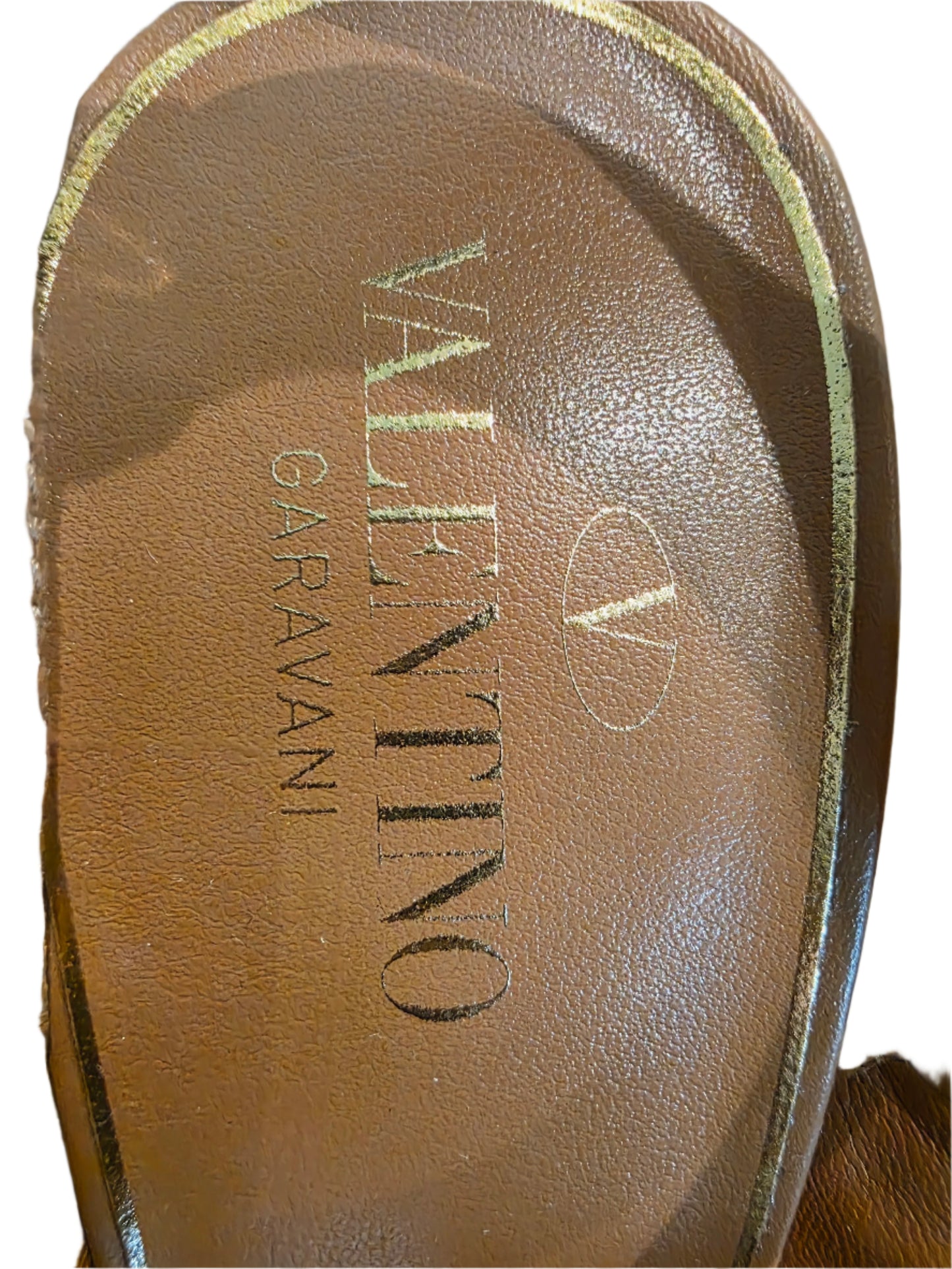 Valentino Garavani Rockstud Raffia T-Strap Pump Heels Natural Tan