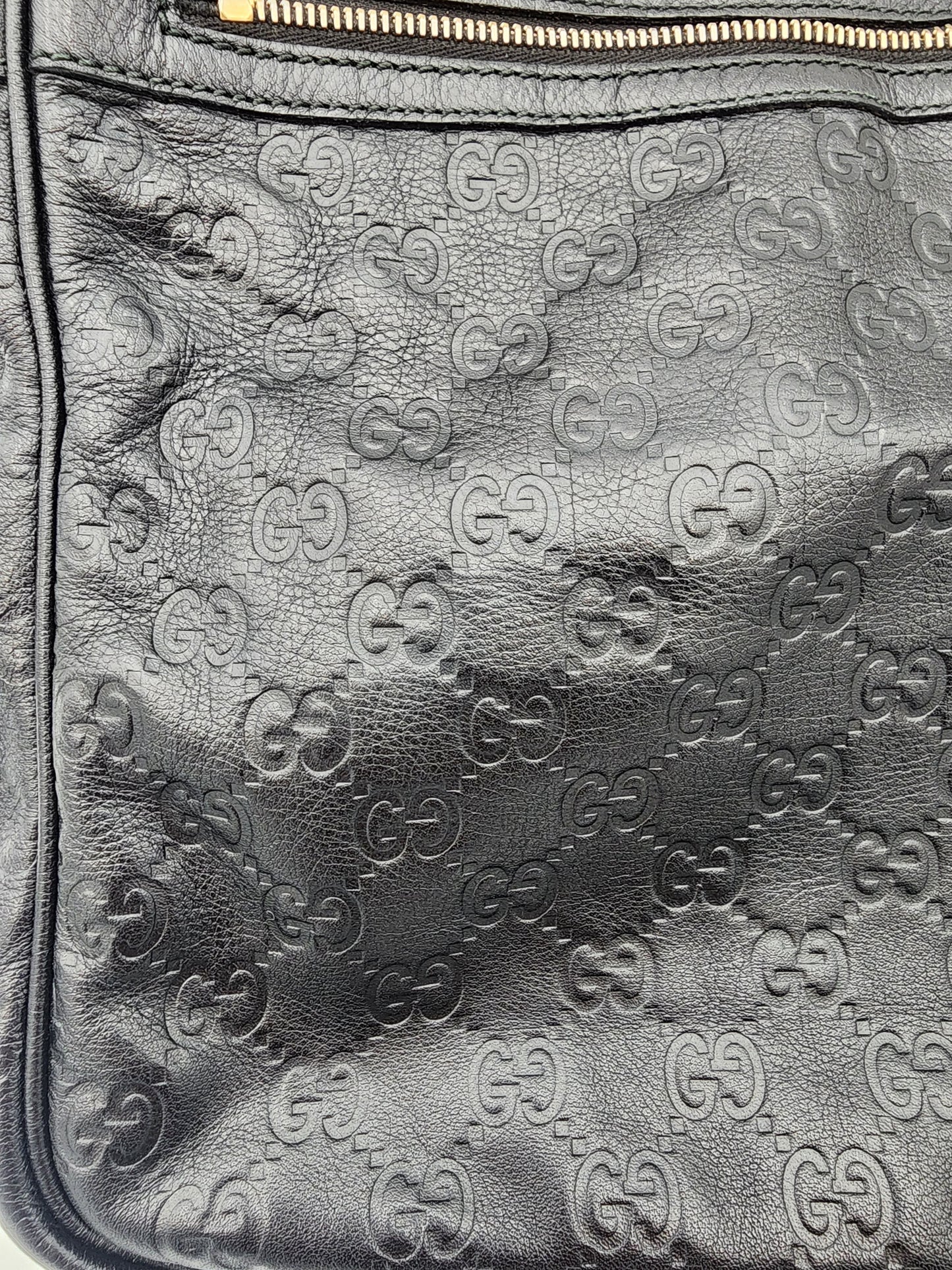 Gucci Guccissima Leather Messenger Bag Black