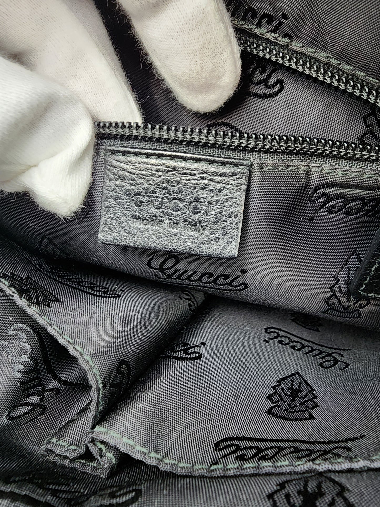 Gucci Guccissima Leather Messenger Bag Black