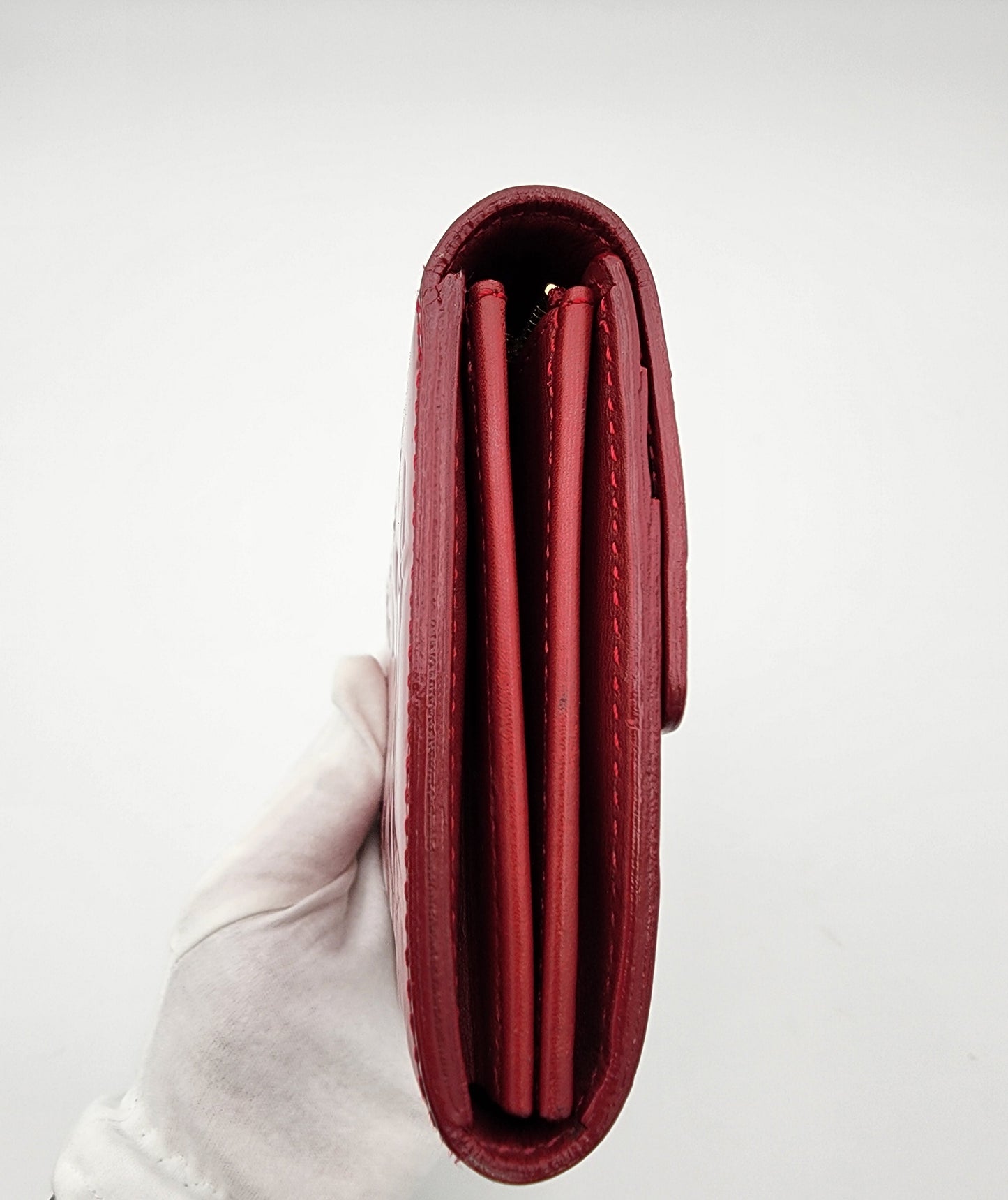 Louis Vuitton Pomme D’amour Monogram Vernis Sarah Wallet