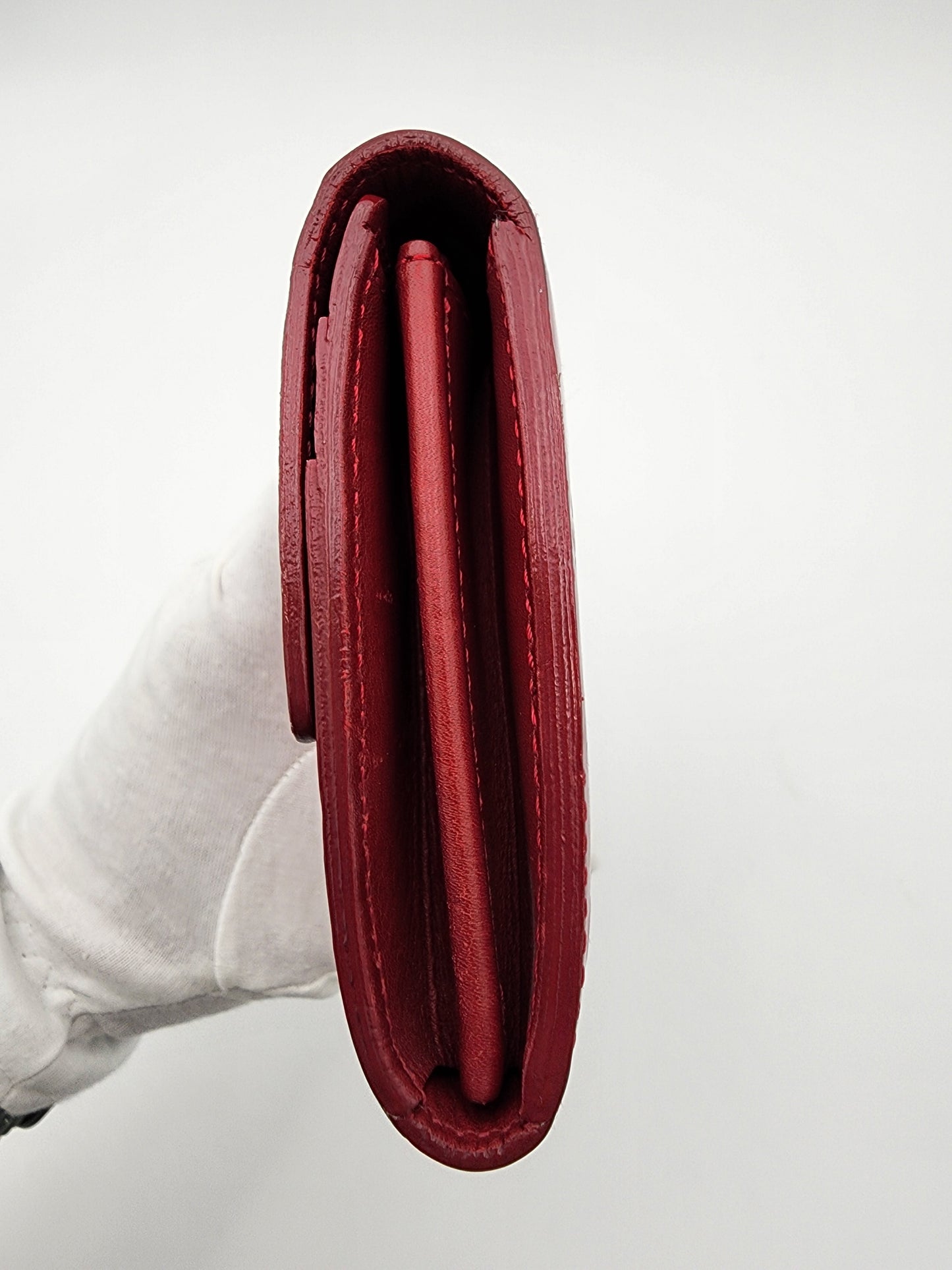 Louis Vuitton Pomme D’amour Monogram Vernis Sarah Wallet