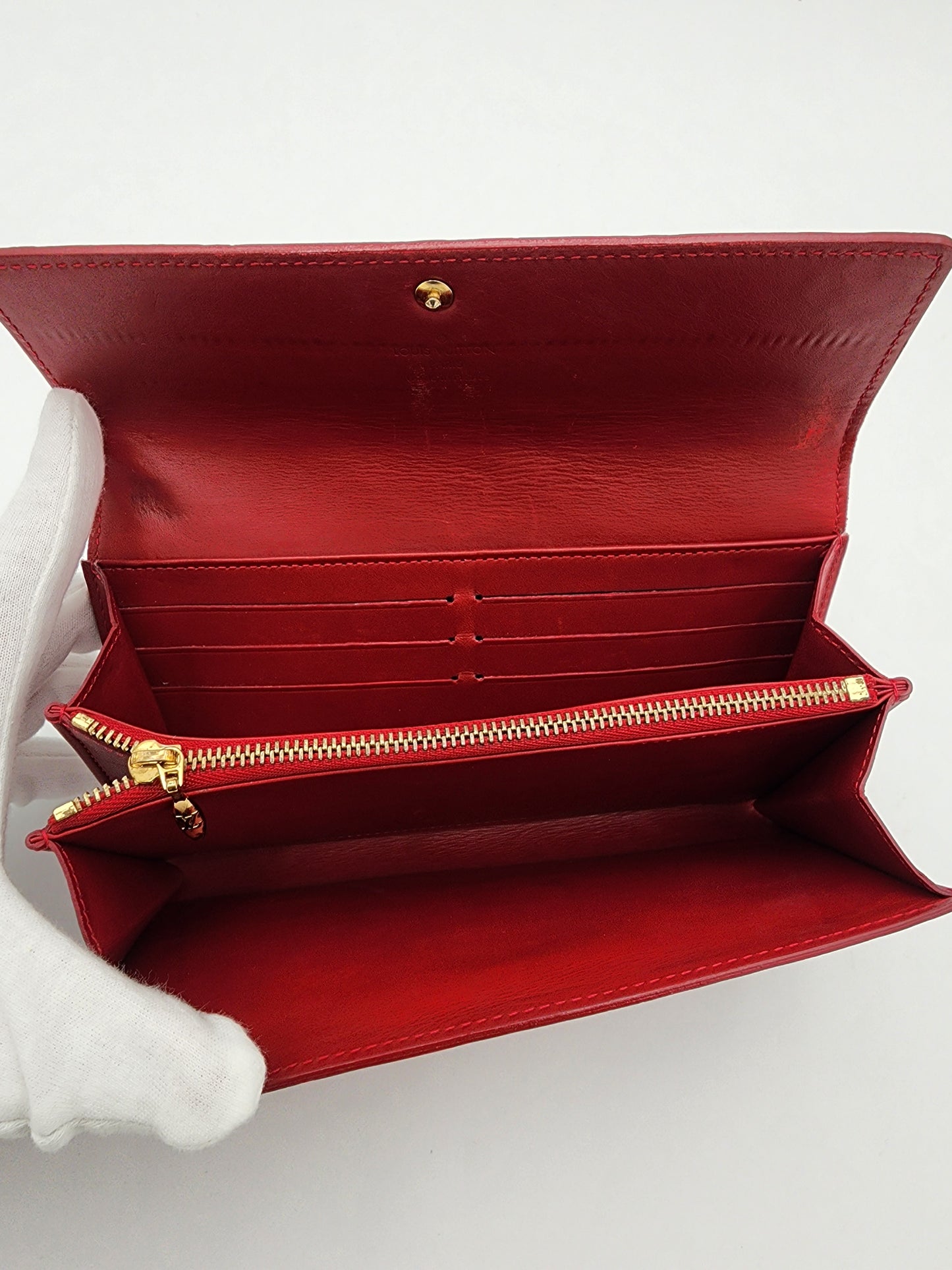 Louis Vuitton Pomme D’amour Monogram Vernis Sarah Wallet