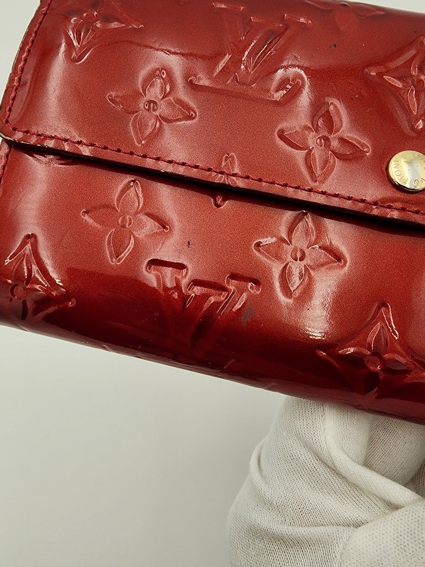 Louis Vuitton Pomme D’amour Monogram Vernis Sarah Wallet