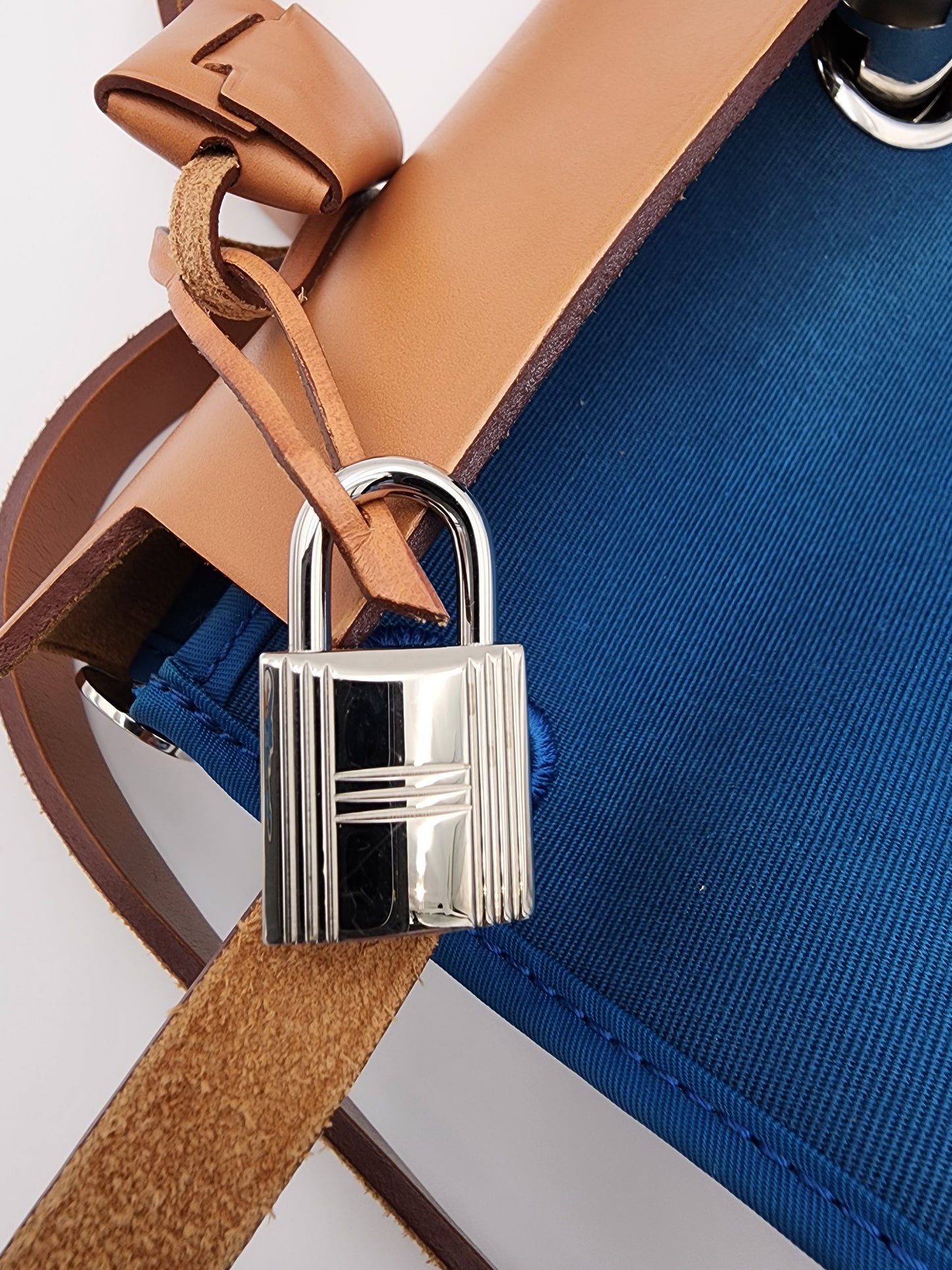 Hermès Herbag Zip 31 Bleu France Toile Militaire & Vache Hunter Leather