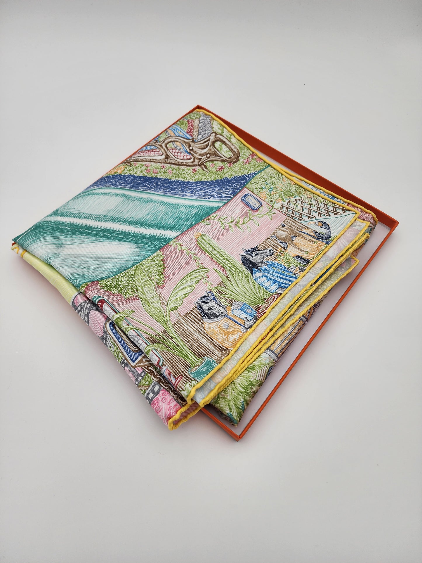 Hermès City of Light Scarf 90 Jaune / Céladon / Rose