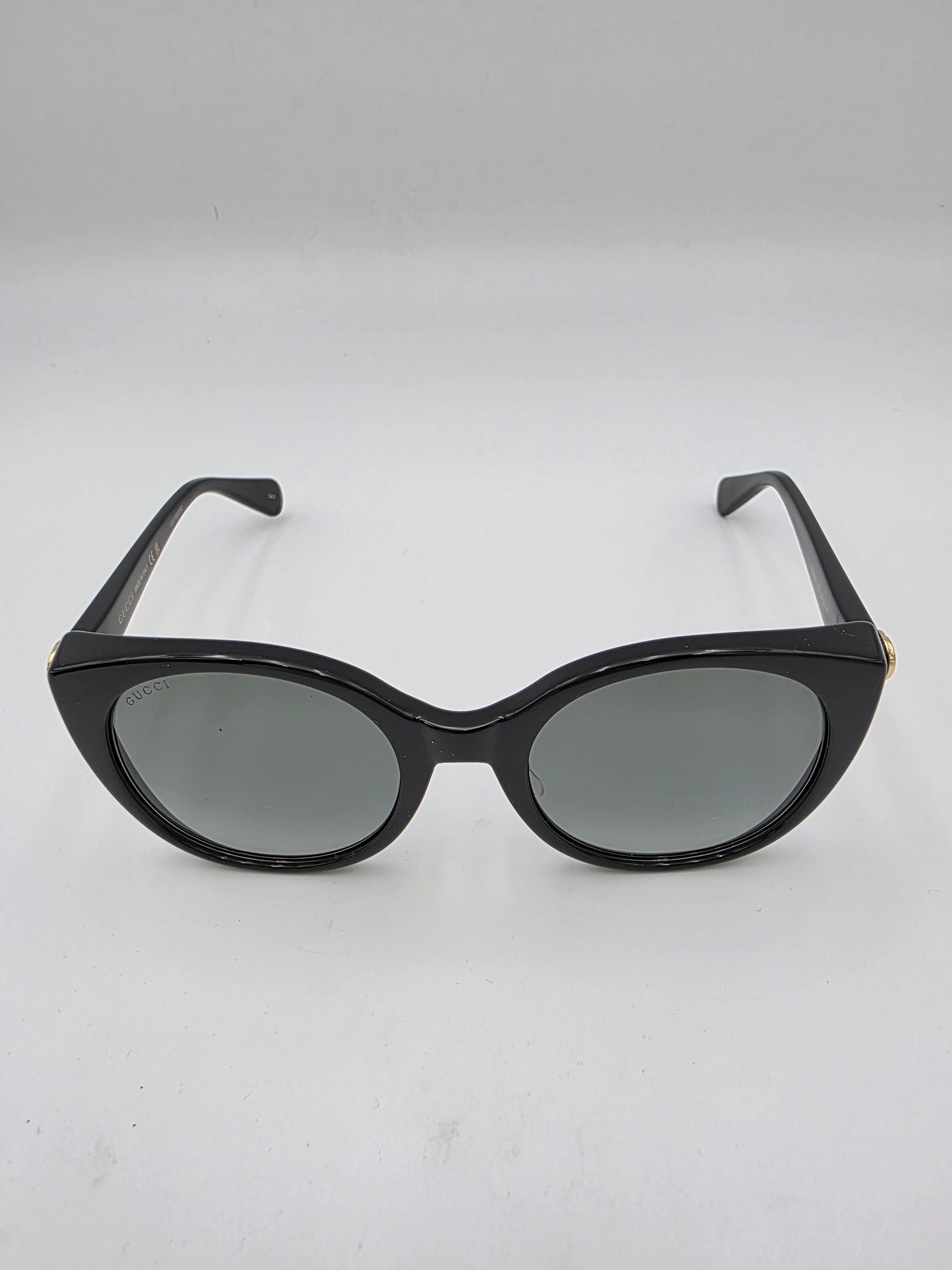 Gucci GG0369S Oversized Cat-Eye Sunglasses in Black