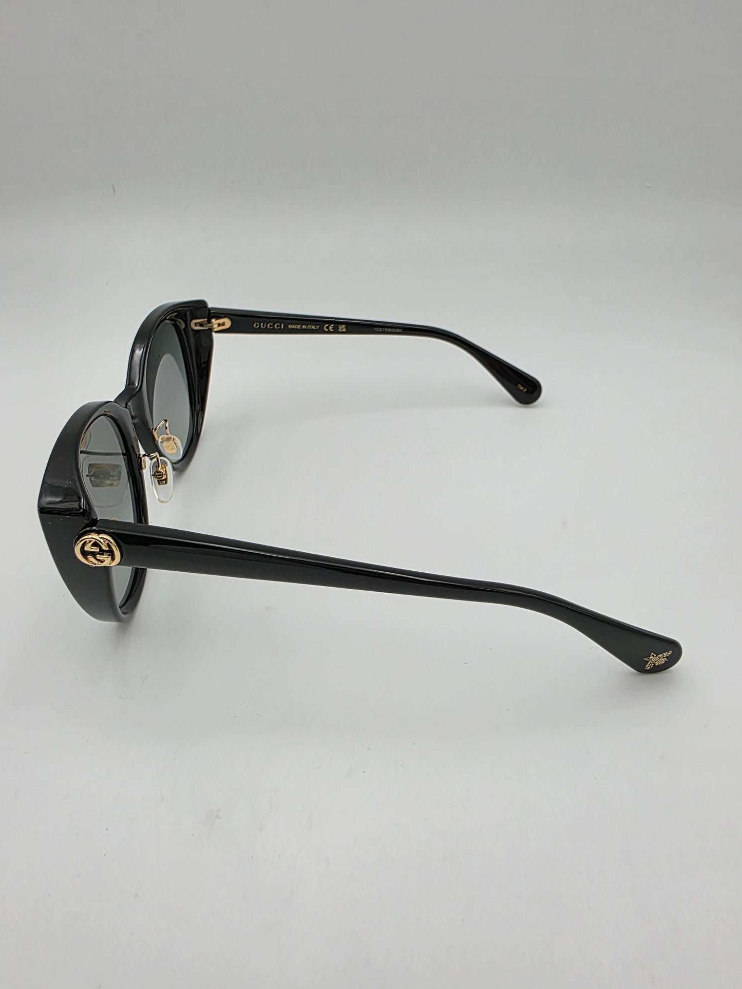 Gucci GG0369S Oversized Cat-Eye Sunglasses in Black