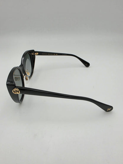 Gucci GG0369S Oversized Cat-Eye Sunglasses in Black