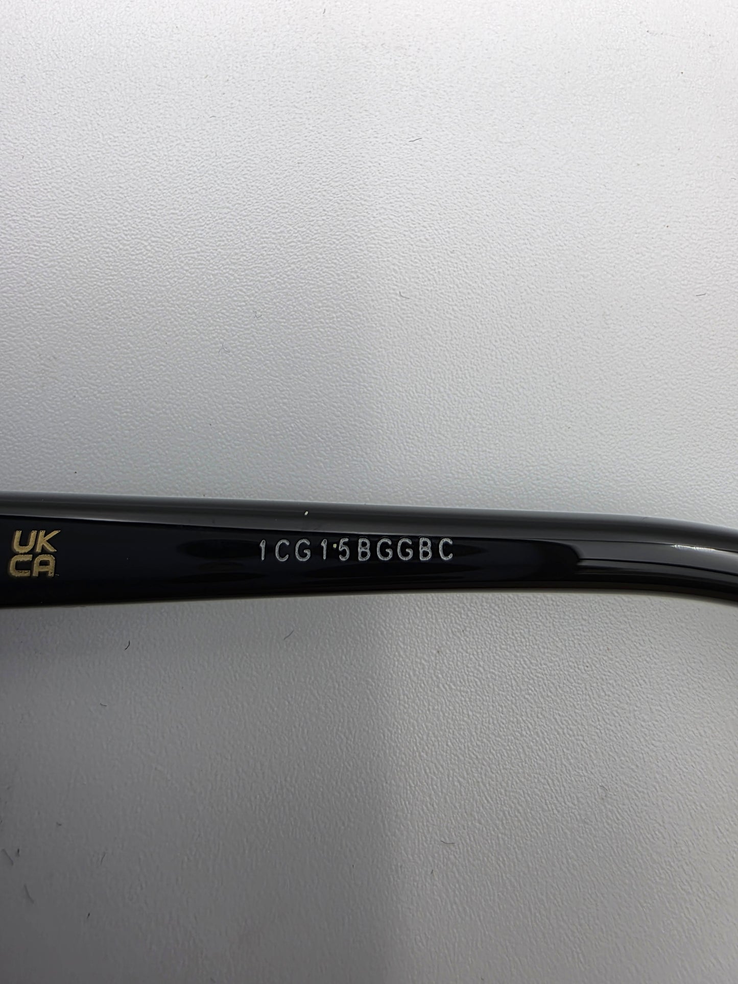 Gucci GG0369S Oversized Cat-Eye Sunglasses in Black