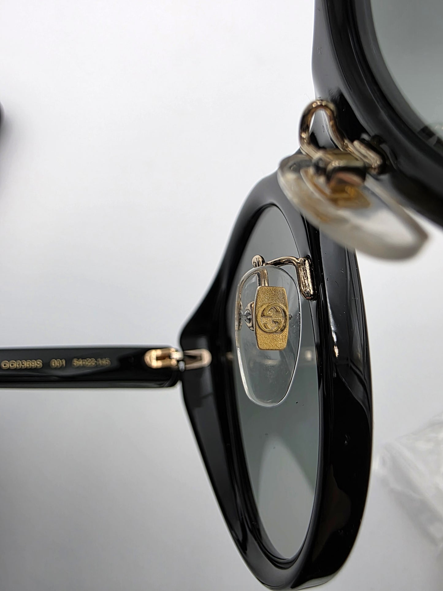 Gucci GG0369S Oversized Cat-Eye Sunglasses in Black