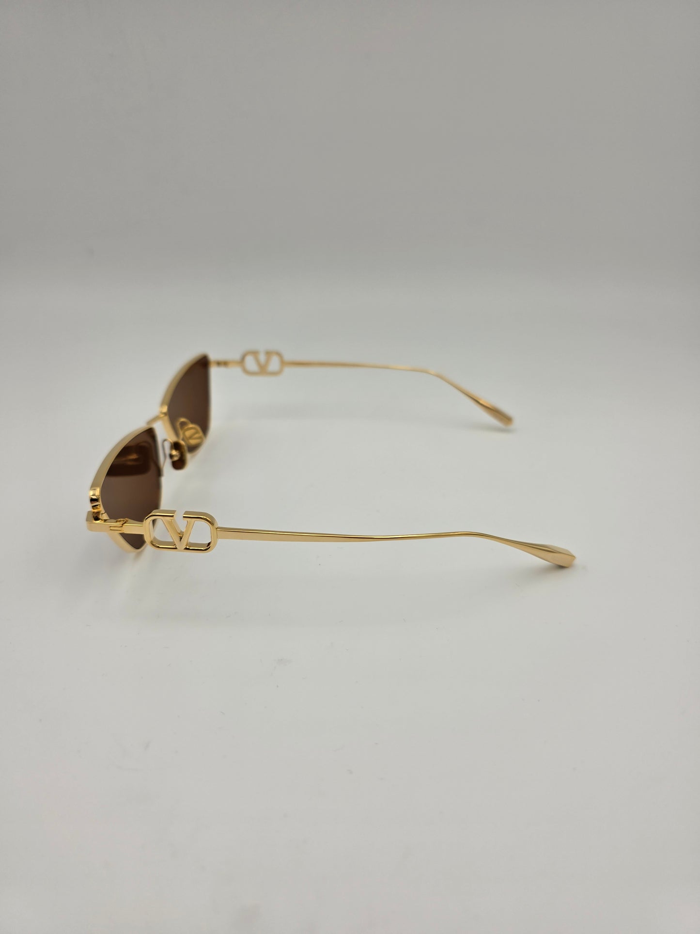 Valentino VLogo Sign VLS-135B-61 Low-Profile Cat-Eye Sunglasses in Light Gold