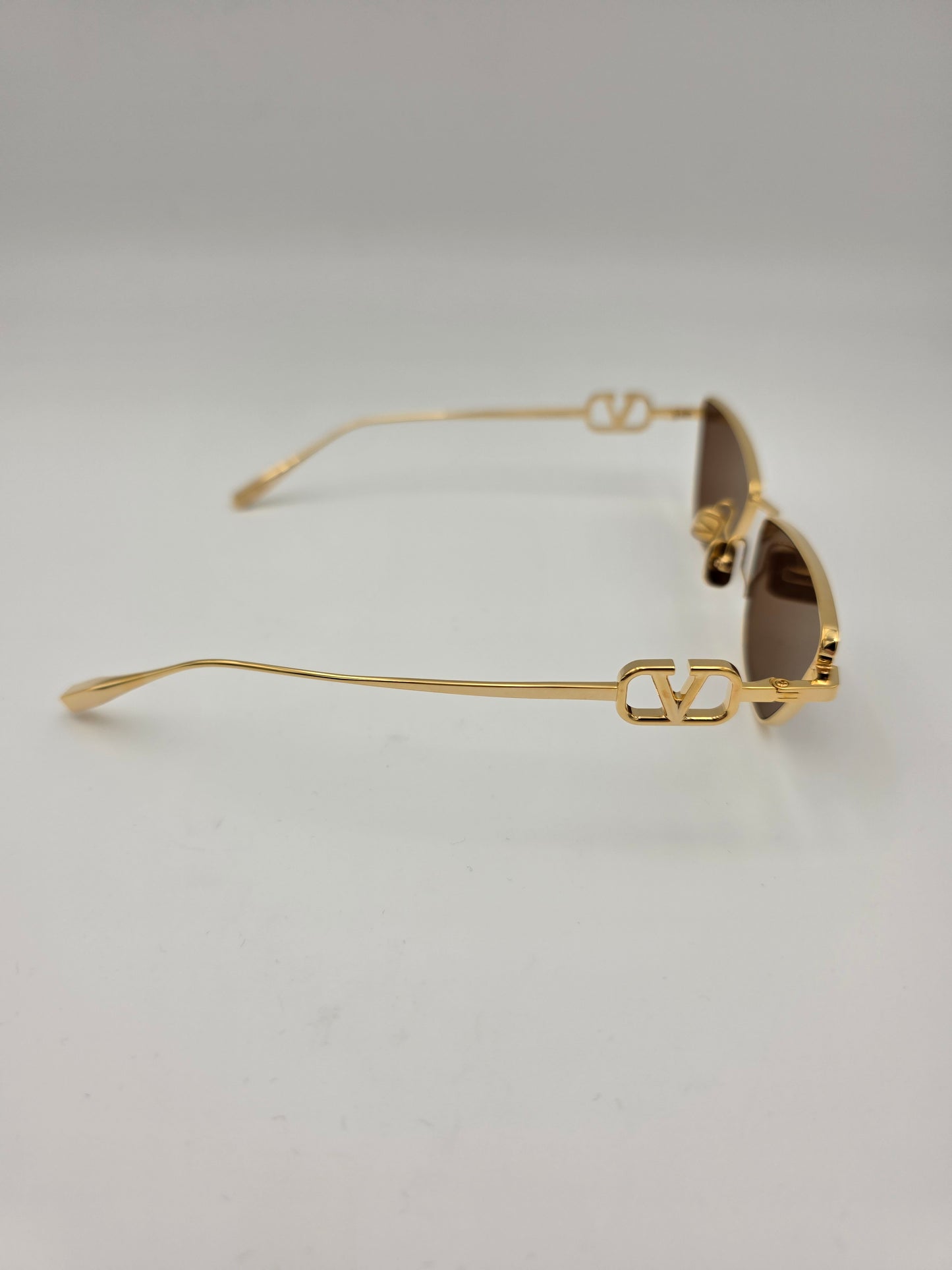 Valentino VLogo Sign VLS-135B-61 Low-Profile Cat-Eye Sunglasses in Light Gold