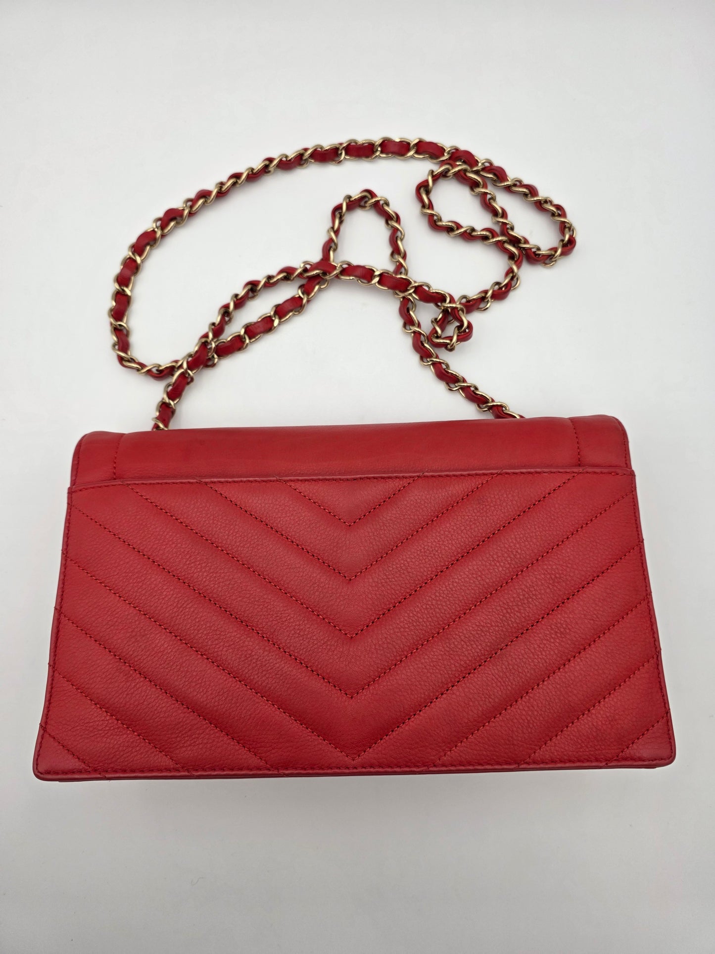 Chanel Chevron Calfskin Envelope Flap Bag Medium in Red