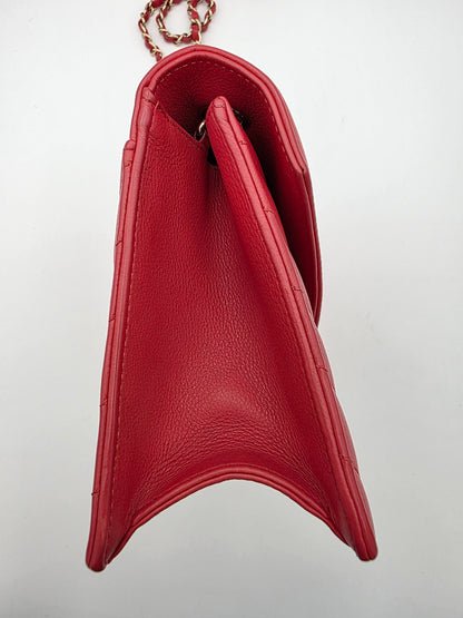 Chanel Chevron Calfskin Envelope Flap Bag Medium in Red