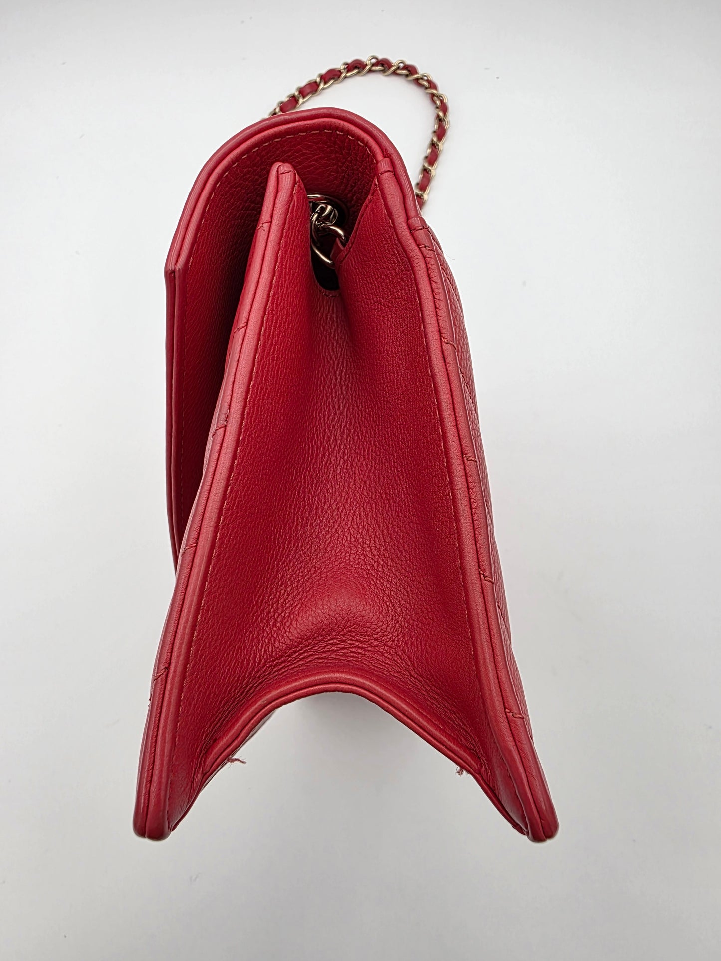 Chanel Chevron Calfskin Envelope Flap Bag Medium in Red