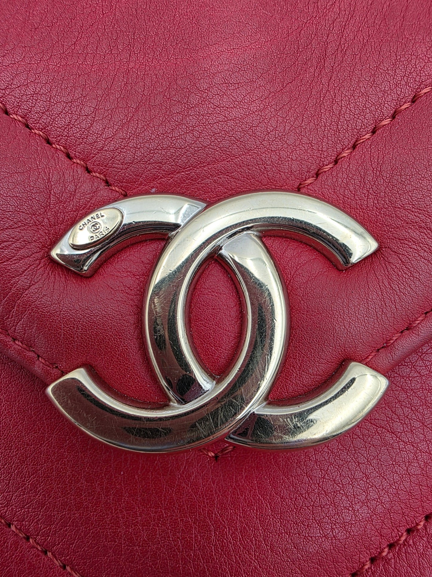 Chanel Chevron Calfskin Envelope Flap Bag Medium in Red