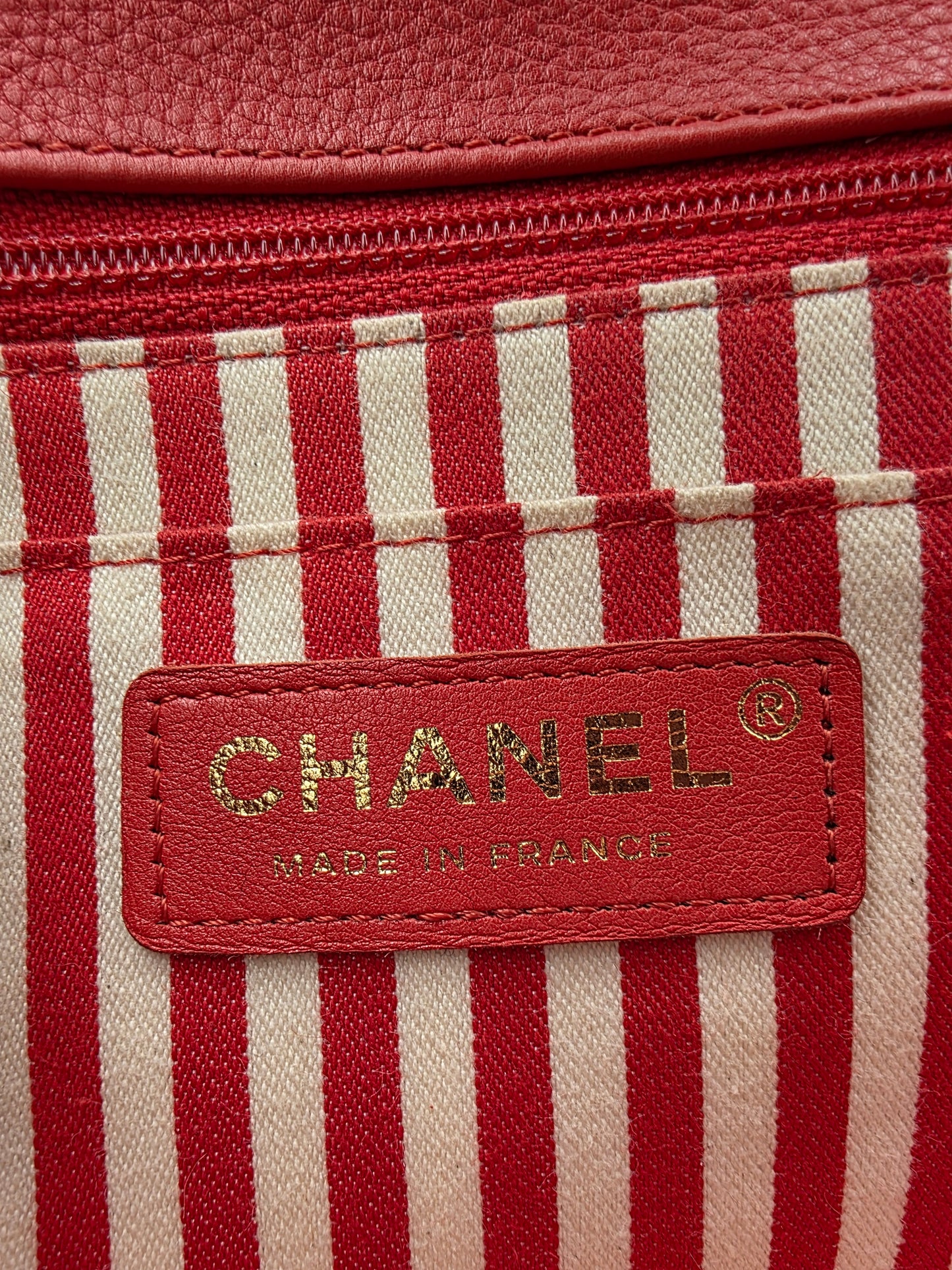 Chanel Chevron Calfskin Envelope Flap Bag Medium in Red