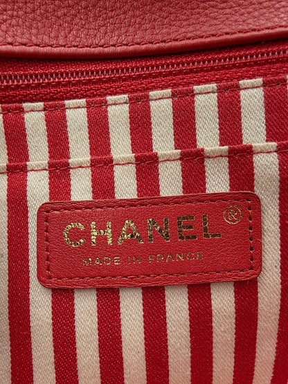 Chanel Chevron Calfskin Envelope Flap Bag Medium in Red