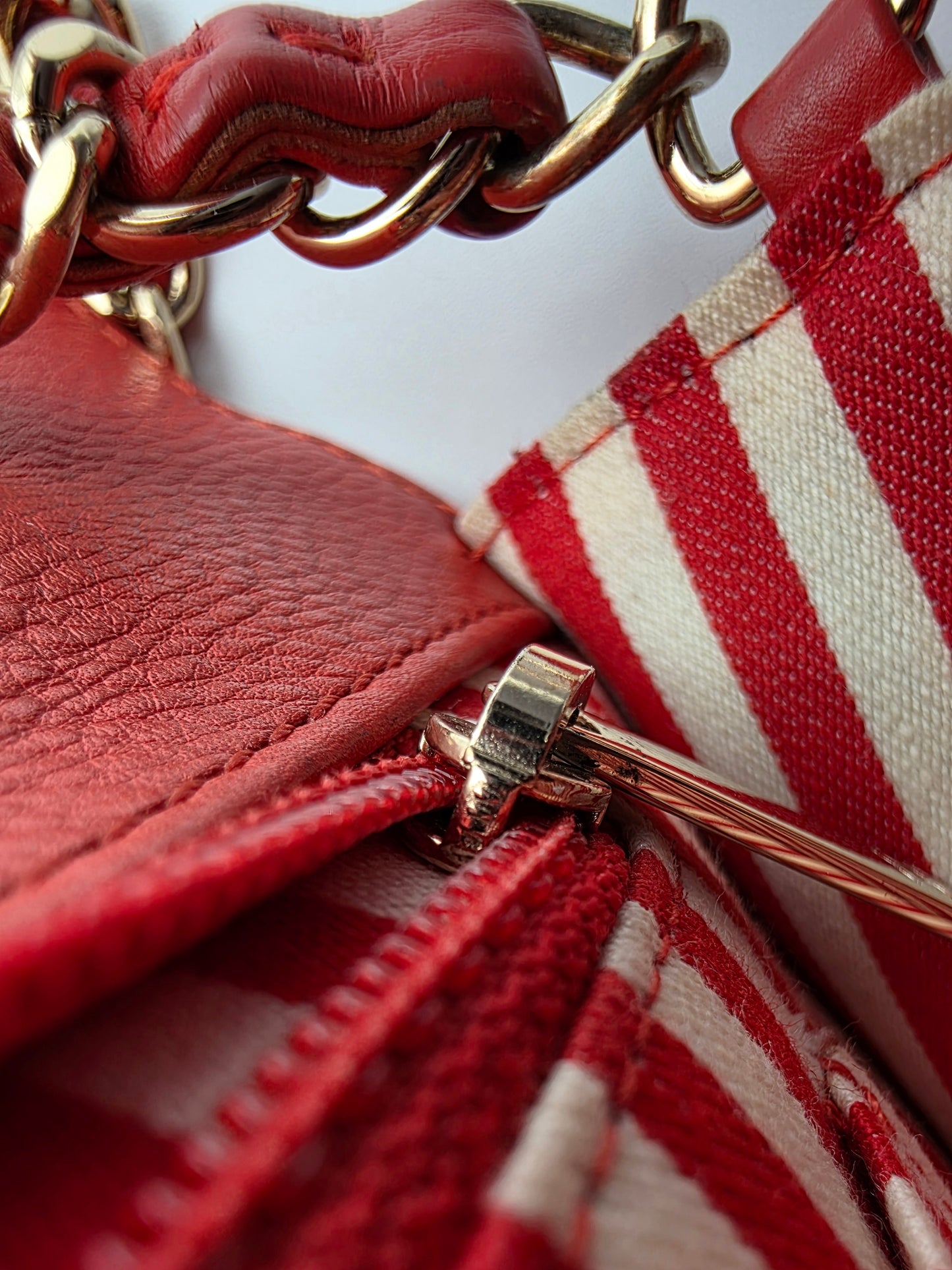 Chanel Chevron Calfskin Envelope Flap Bag Medium in Red