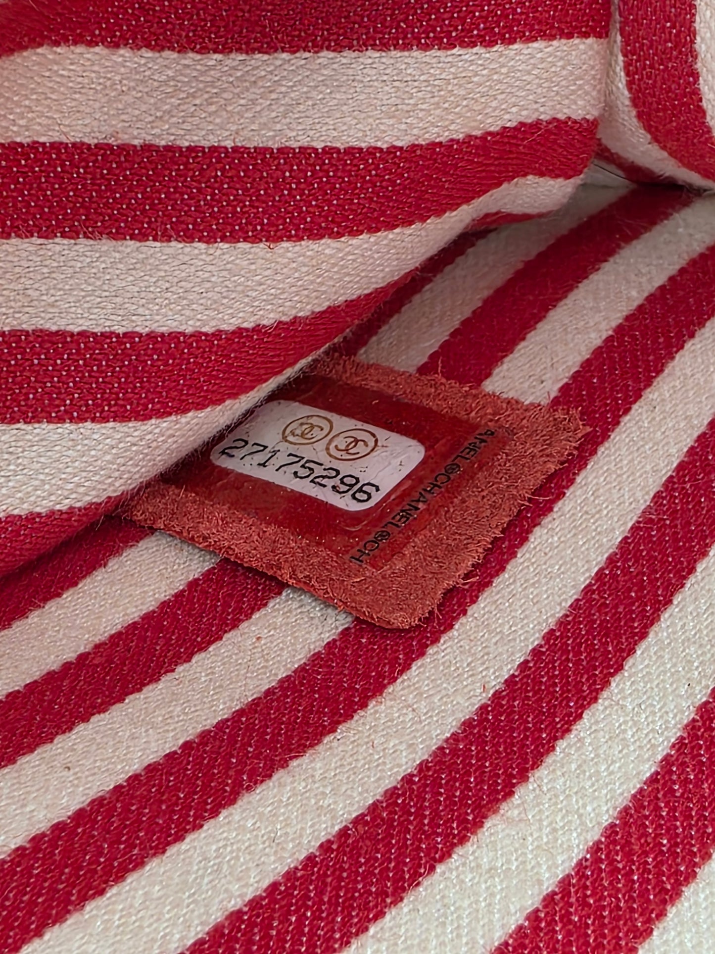 Chanel Chevron Calfskin Envelope Flap Bag Medium in Red