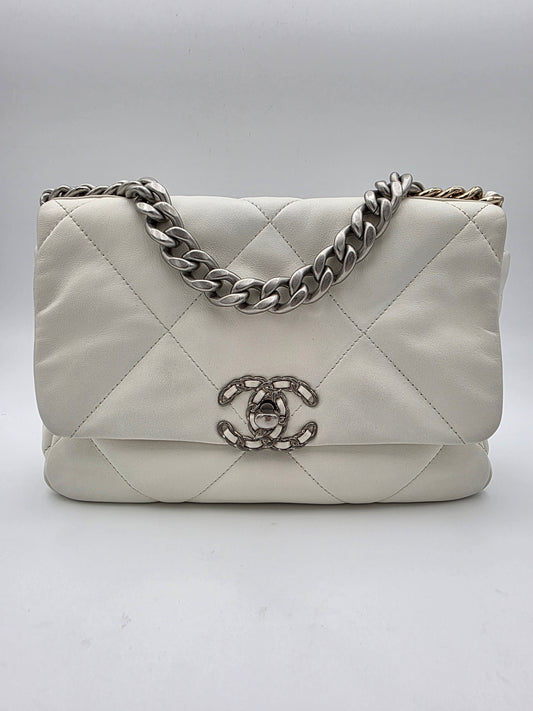 Chanel 19 Flap Bag Medium in White Lambskin