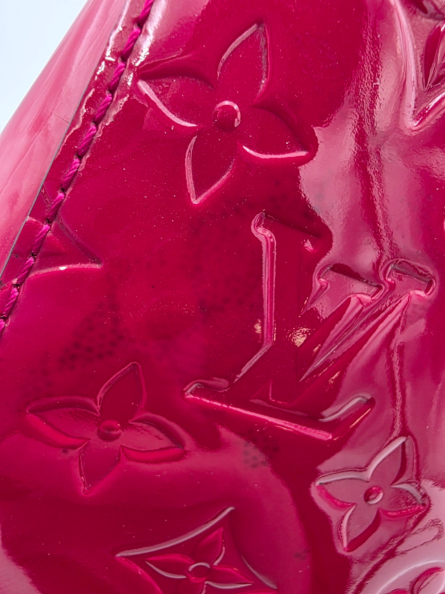 Louis Vuitton Montaigne BB Monogram Vernis in Magenta