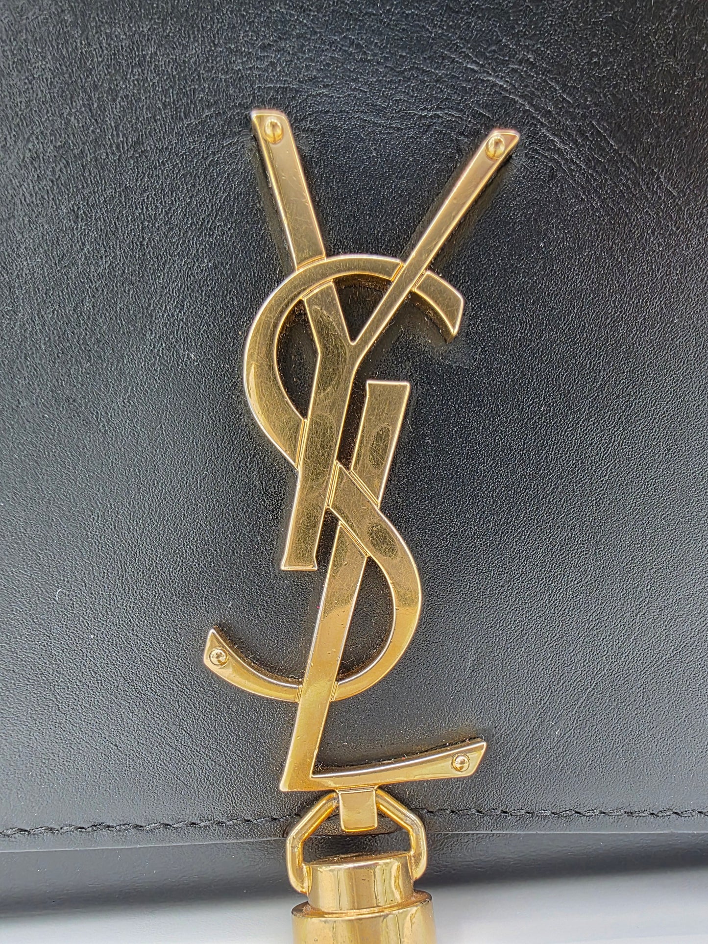 Saint Laurent Medium Kate Tassel Shoulder Bag in Black