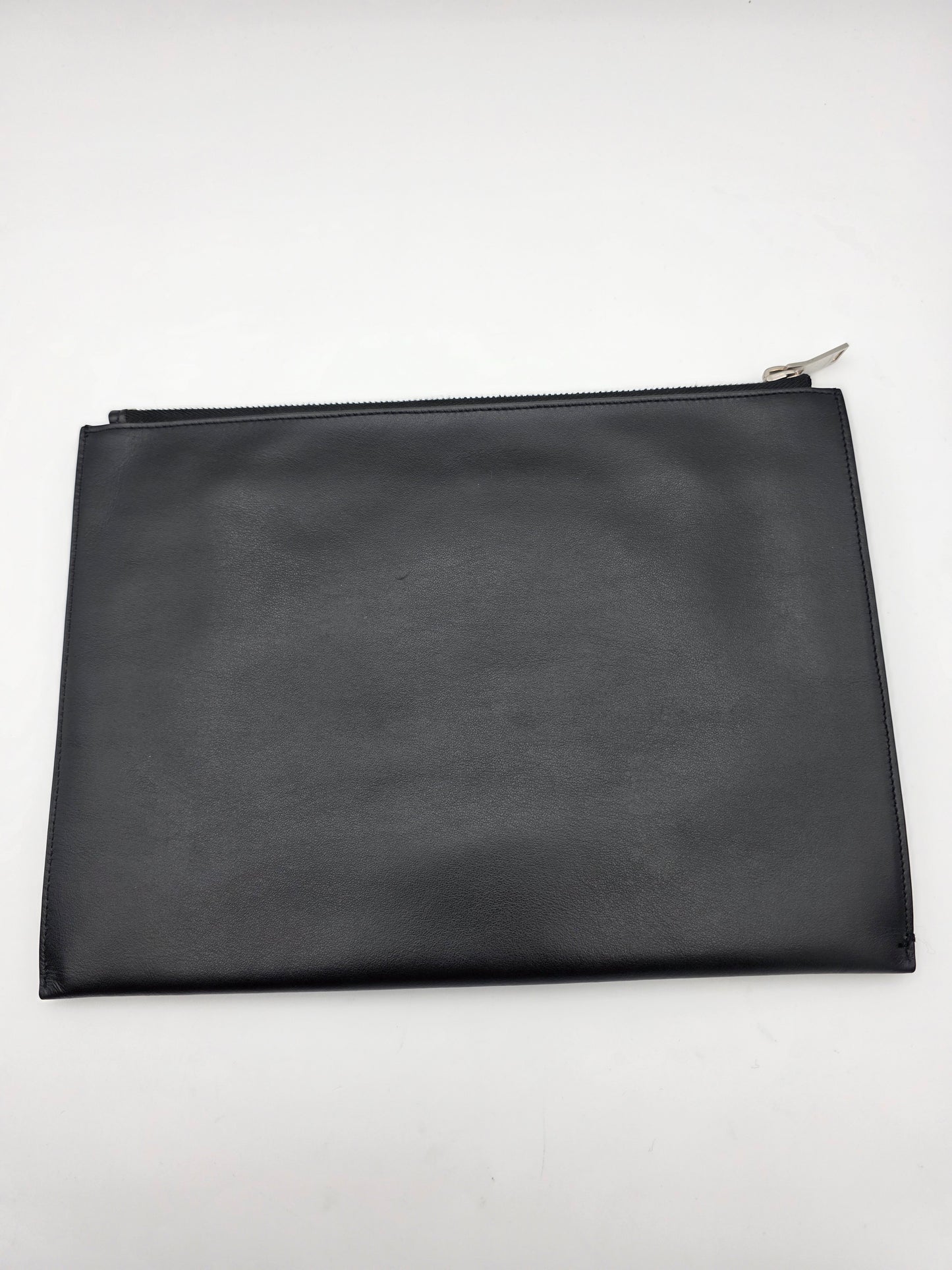Saint Laurent Logo Zipped Tablet Pouch (Rider Sport) in Black