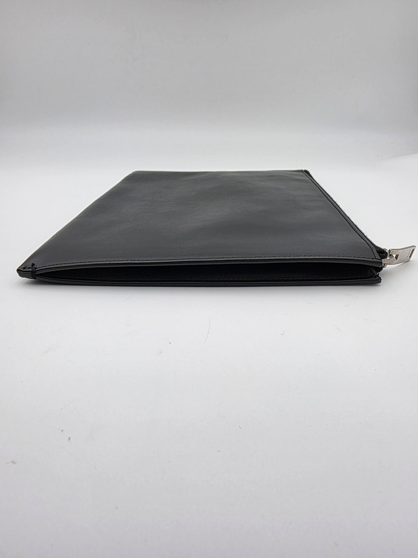 Saint Laurent Logo Zipped Tablet Pouch (Rider Sport) in Black