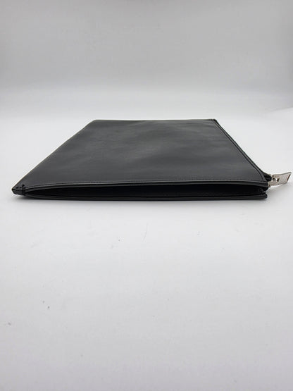 Saint Laurent Logo Zipped Tablet Pouch (Rider Sport) in Black