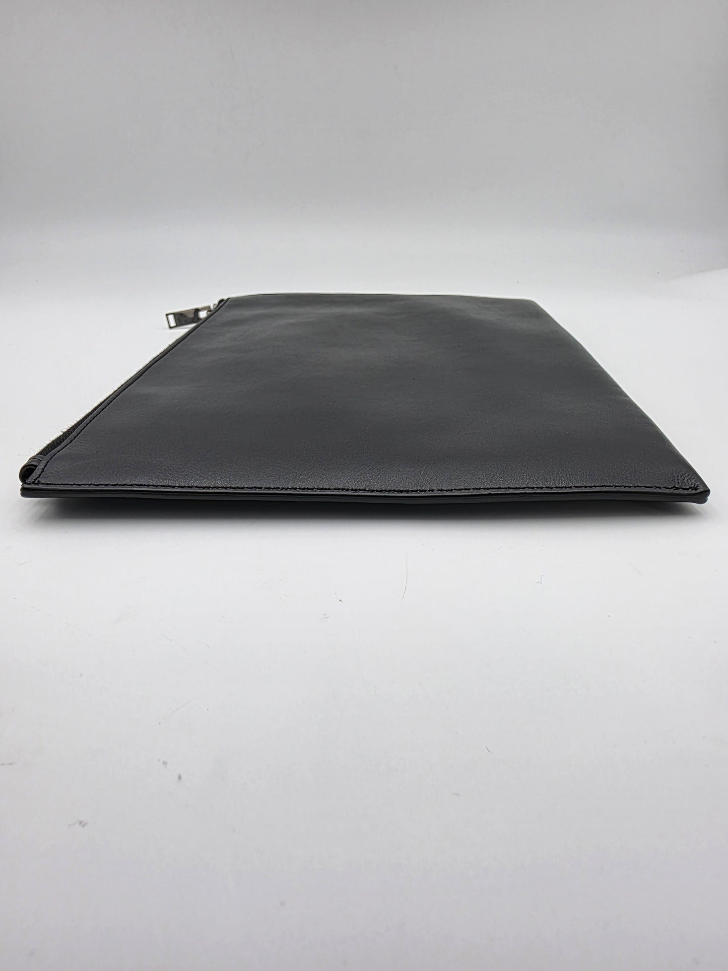 Saint Laurent Logo Zipped Tablet Pouch (Rider Sport) in Black