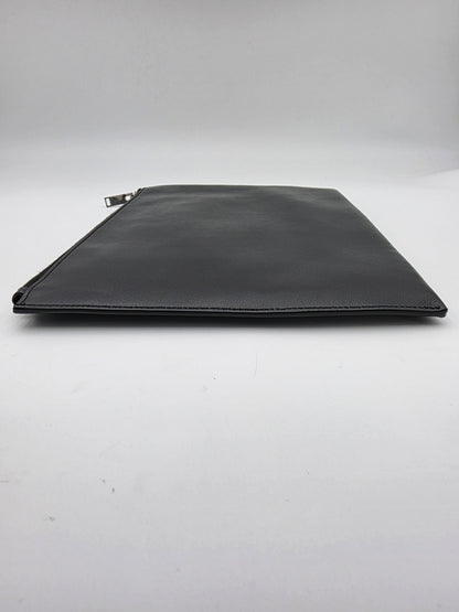 Saint Laurent Logo Zipped Tablet Pouch (Rider Sport) in Black